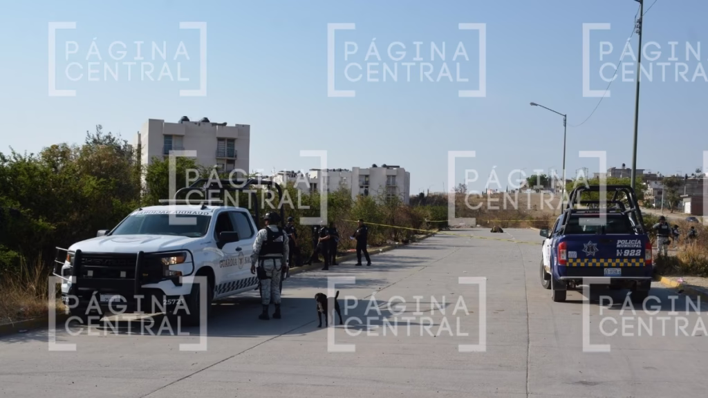 Cuerpo en diablito en Cañada del Real es tirado cerca de departamentos