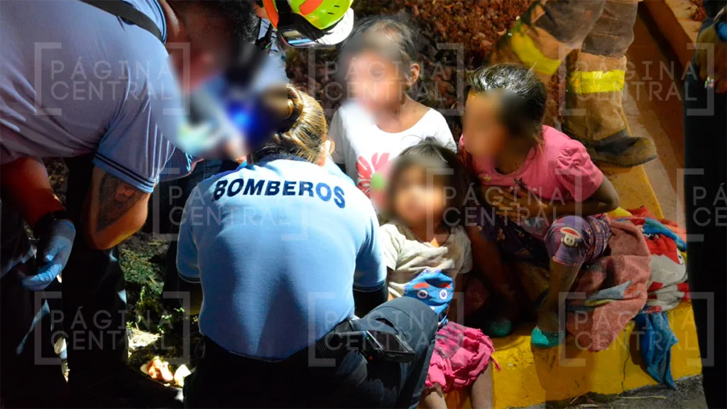 León-Cuerámaro: Choque entre camioneta y Jeep involucra a madre y 6 hijos