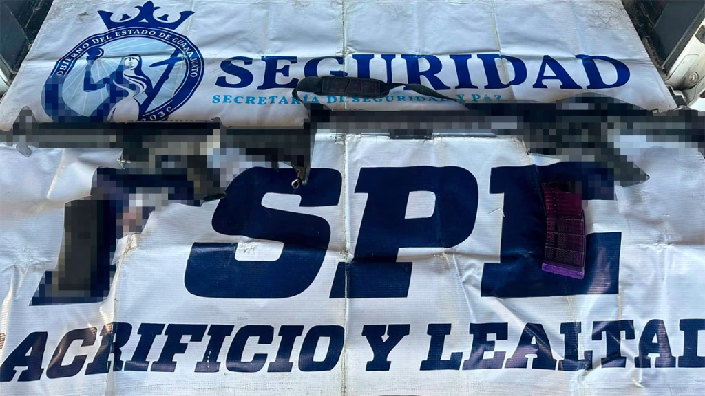 Apaseo el Alto: Huyen de FSPE, chocan y los detienen con armas