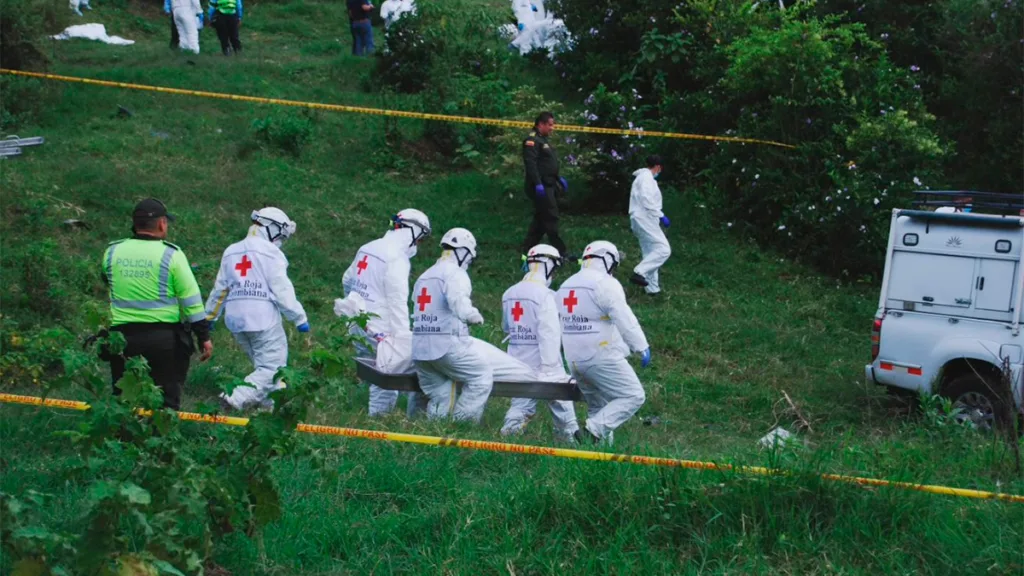 Colombia: Autobús con 26 personas cae de un puente; mueren 11 estudiantes