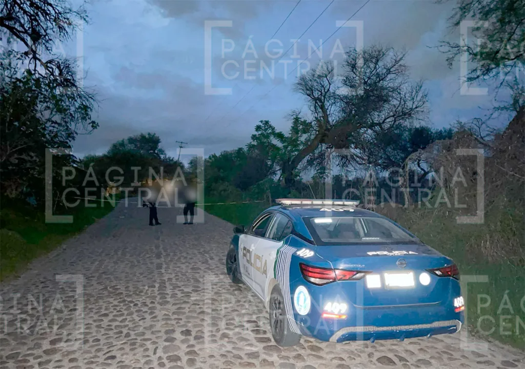 Cortijos de la Gloria: Chocó su coche contra un árbol y huyó; hay un muerto y 2 heridos