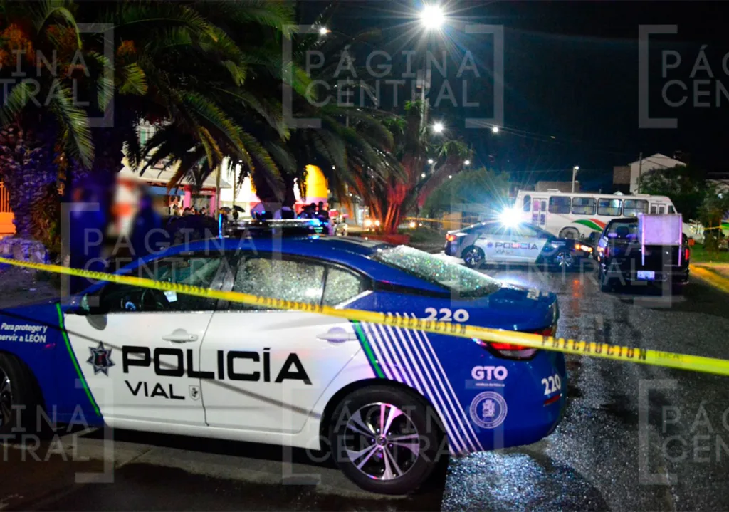 León II: Muere motociclista al impactar contra camión urbano