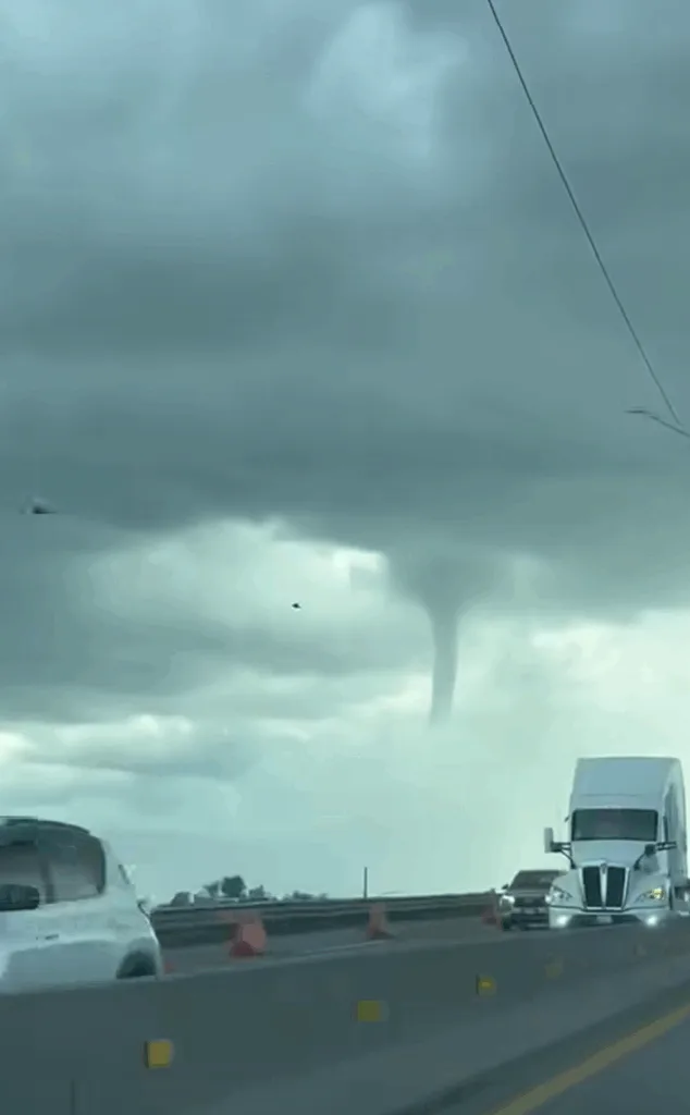 León:  Captan extraño fenómeno en varios puntos de la ciudad