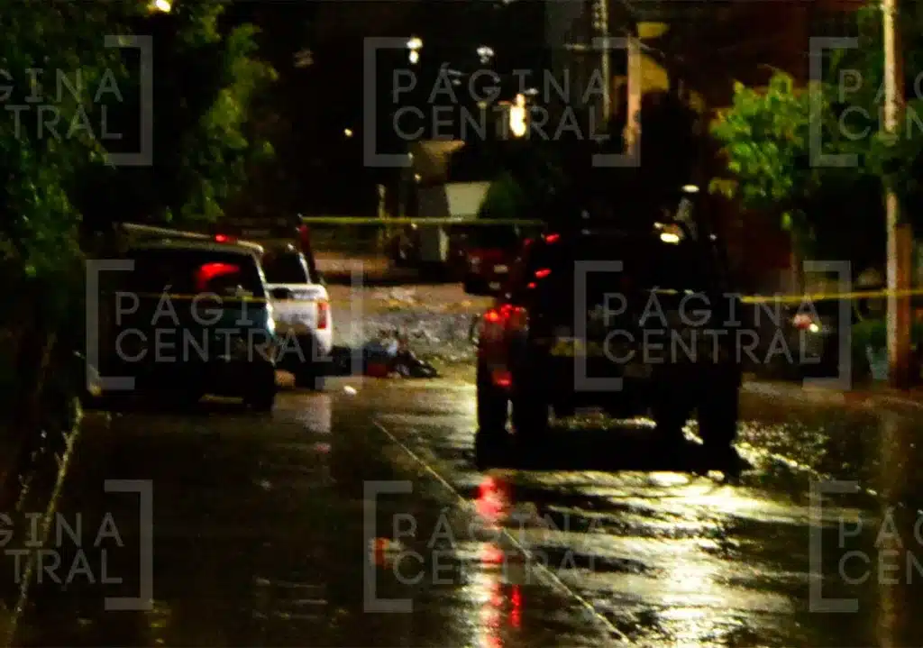 Piletas: Iban en moto cuando los balearon; uno murió 