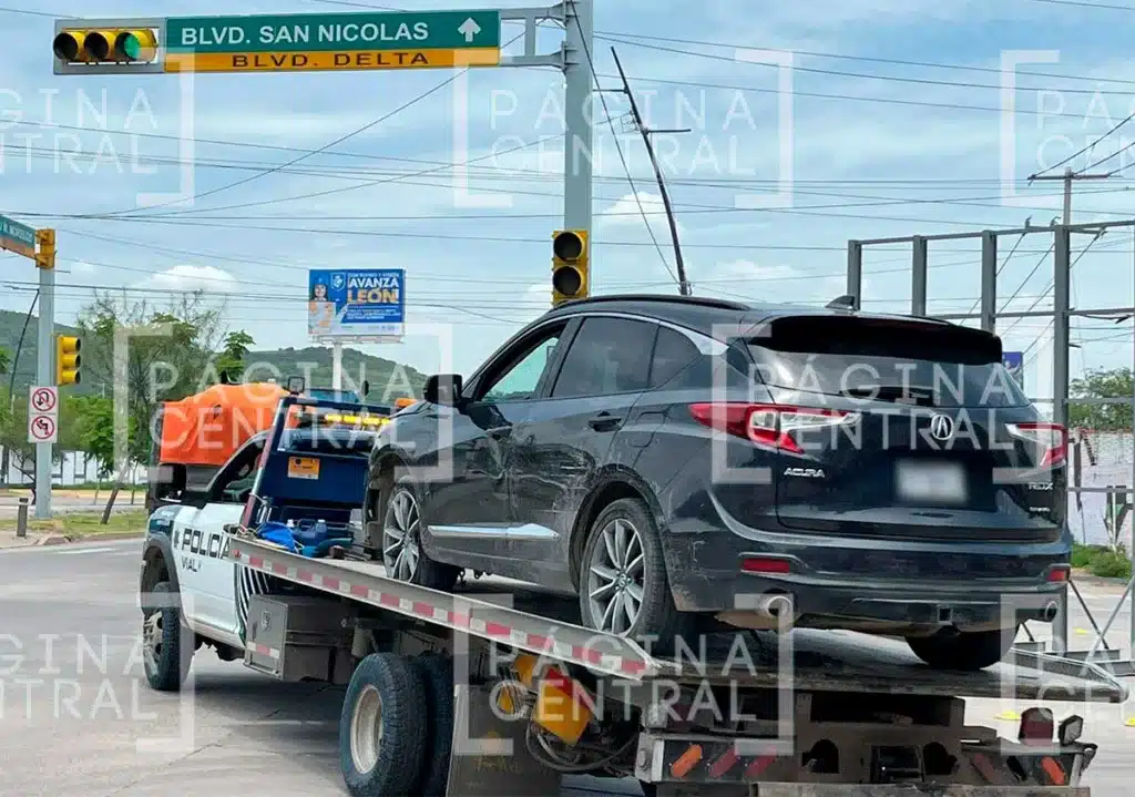 Detenidos León: Policías persiguen a sospechosos y los detienen, pero atropellan a motociclista 
