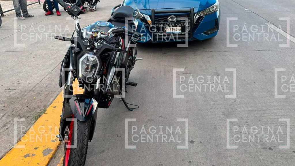 Juan Alonso de Torres: Motociclista atropella a ciclista, hay 2 lesionados