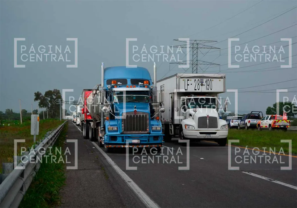Bloquean la Maxipista tras desalojo en San Joaquín: colonos exigen solución