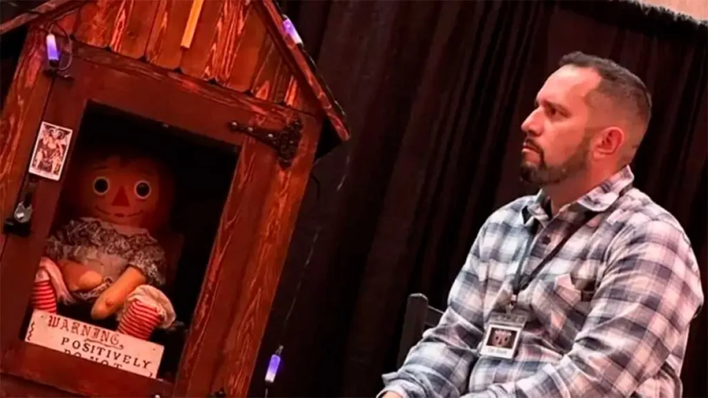 Muere investigador que llevaba a la muñeca Annabelle de gira, las causas son un misterio