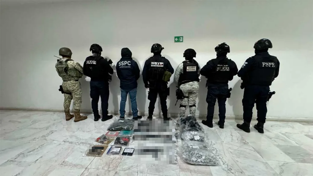 Cae Eliseo, presunto distribuidor de droga durante cateo; le aseguran un lanzagranadas