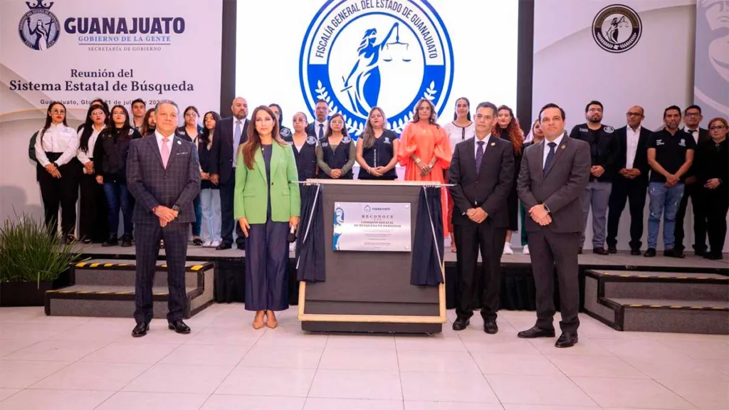 Libia Dennise refrenda compromiso con familias de personas desaparecidas