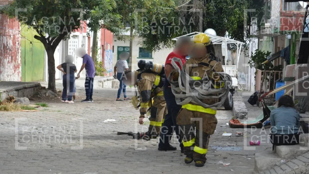 Incendio casa Bellavista: Llamas consumen pertenencias de familia