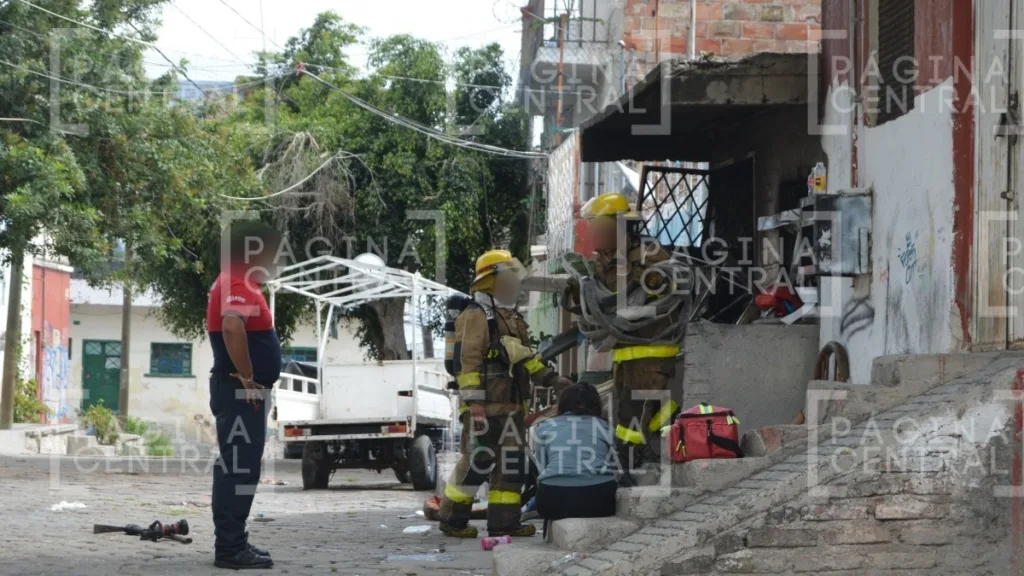 Incendio casa Bellavista: Llamas consumen pertenencias de familia