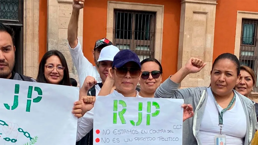 Trabajadores del IMSS en León exigen regreso al régimen de jubilaciones y pensiones