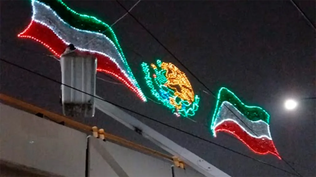 Así luce León en septiembre con adornos patrios