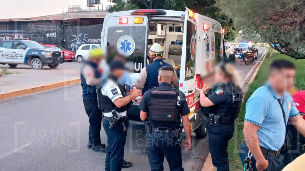 Malecón del Río: Hombre es arrastrado por la corriente; vecinos lo rescatan