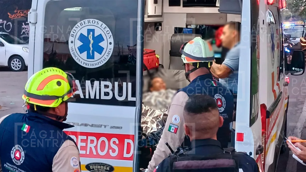 Malecón del Río: Hombre es arrastrado por la corriente; vecinos lo rescatan