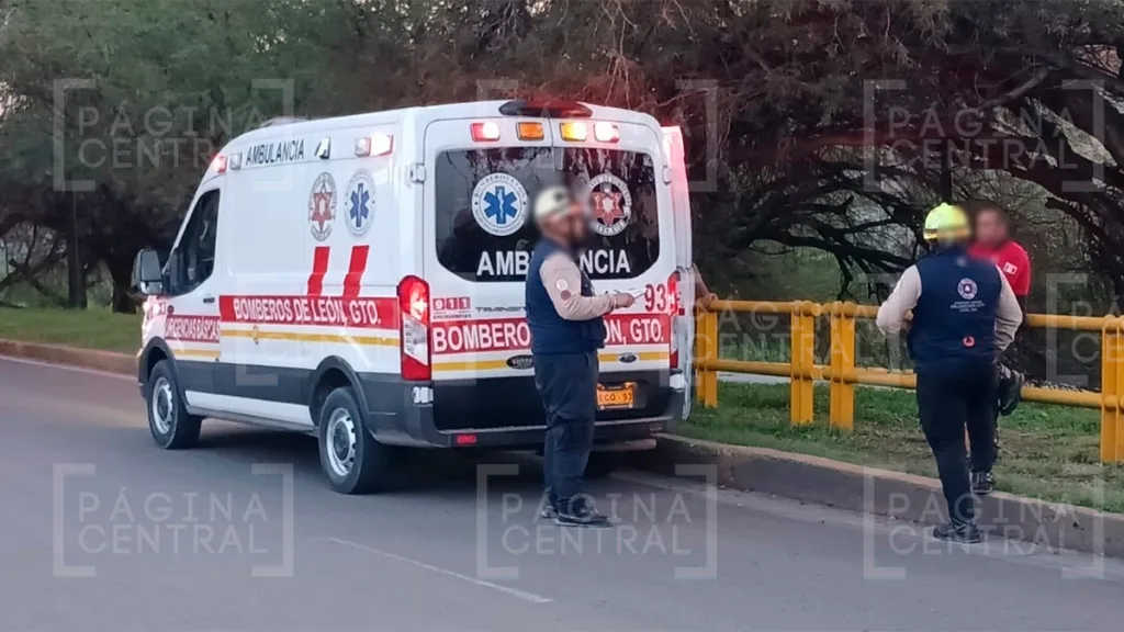 Malecón del Río: Hombre es arrastrado por la corriente; vecinos lo rescatan