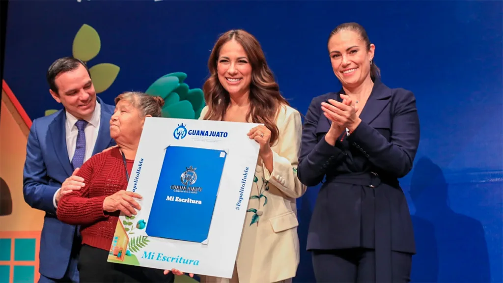 Libia Dennise anuncia más apoyos para familias sin Infonavit