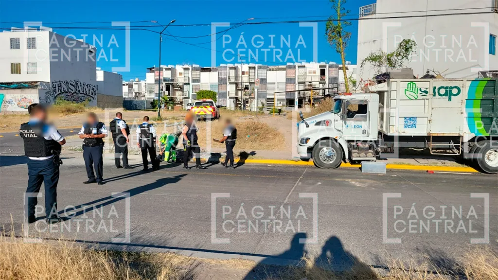 Brisas del Campestre: Camión de basura derriba poste, hay 4 lesionados