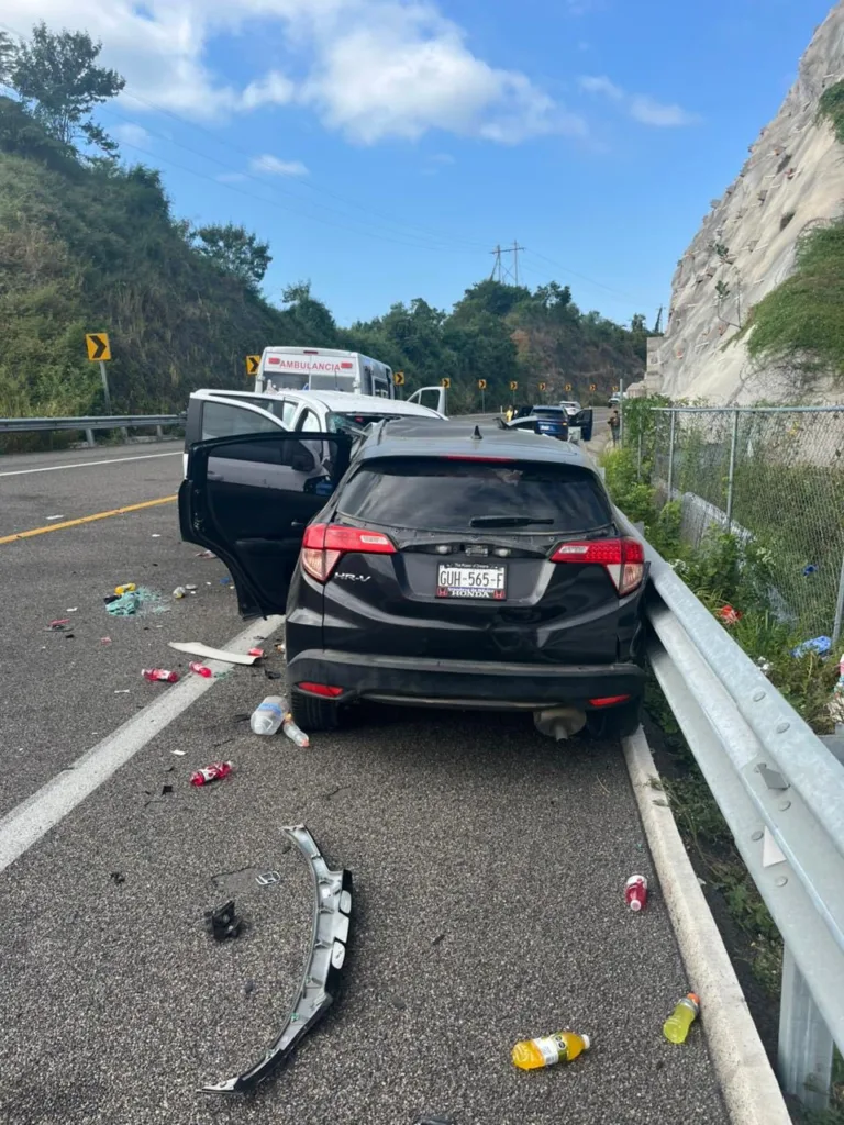 Nayarit: Familia guanajuatense muere en choque en Sayulita
