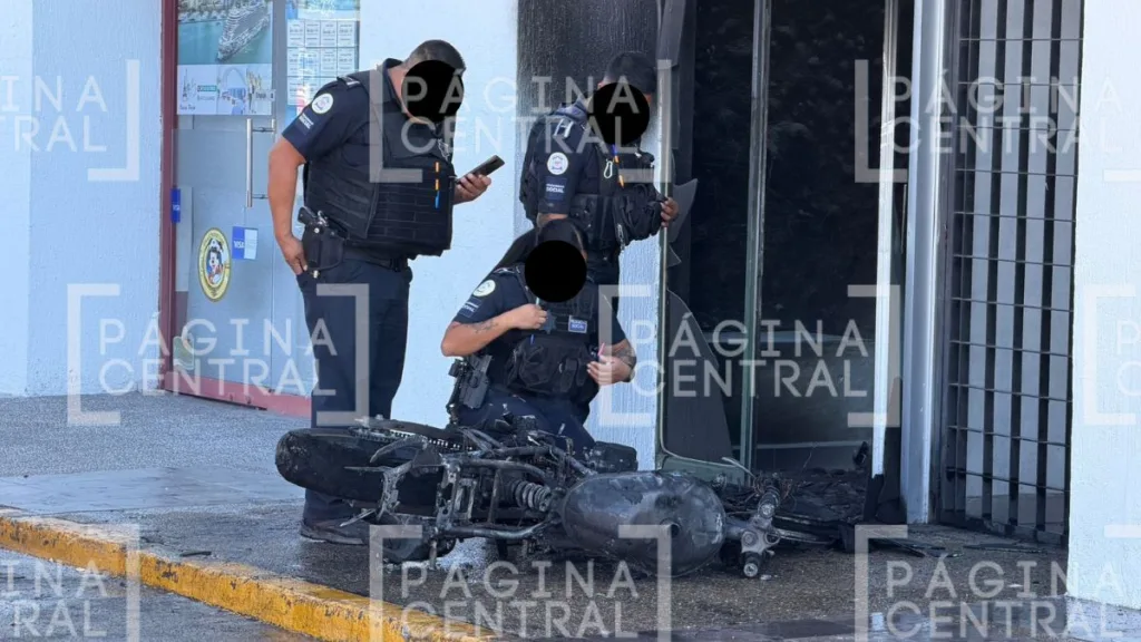Incendian banco y varias tiendas Oxxo