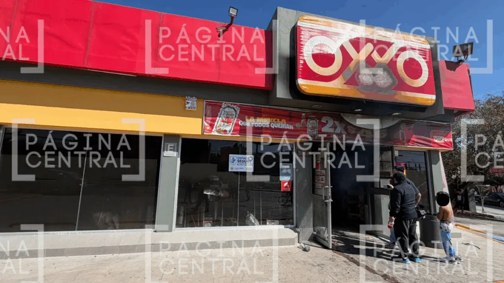 Incendian banco y varias tiendas Oxxo